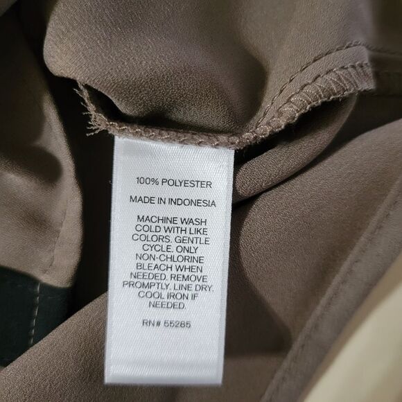 Express Portofino Taupe Button Down Blouse Black Trim - Picture 9 of 14